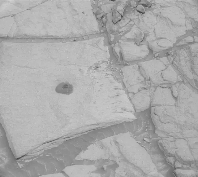 Sol 2712: Mast Camera (Mastcam)
