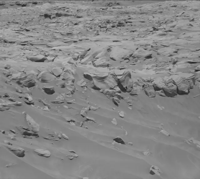 Sol 2712: Mast Camera (Mastcam)