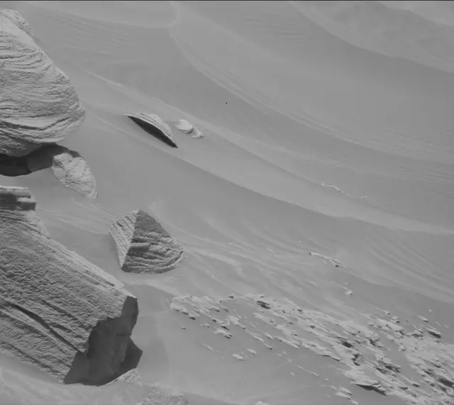 Sol 2712: Mast Camera (Mastcam)