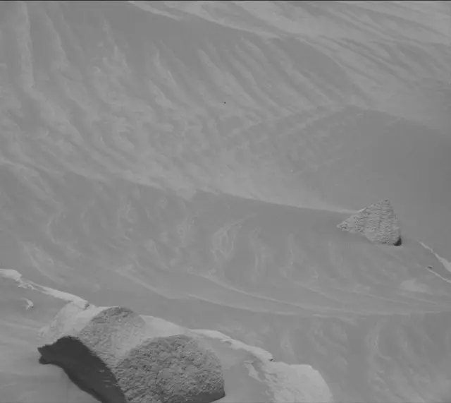 Sol 2712: Mast Camera (Mastcam)