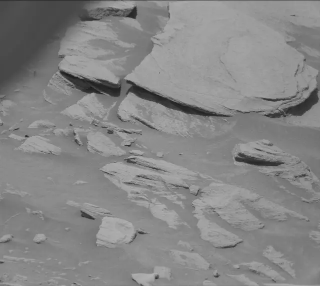 Sol 2712: Mast Camera (Mastcam)
