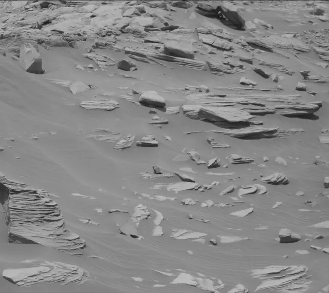 Sol 2716: Mast Camera (Mastcam)