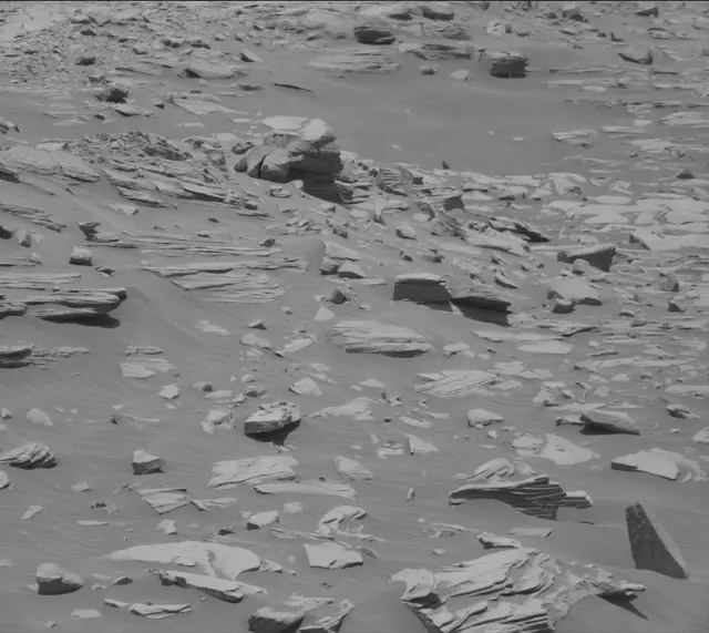Sol 2716: Mast Camera (Mastcam)