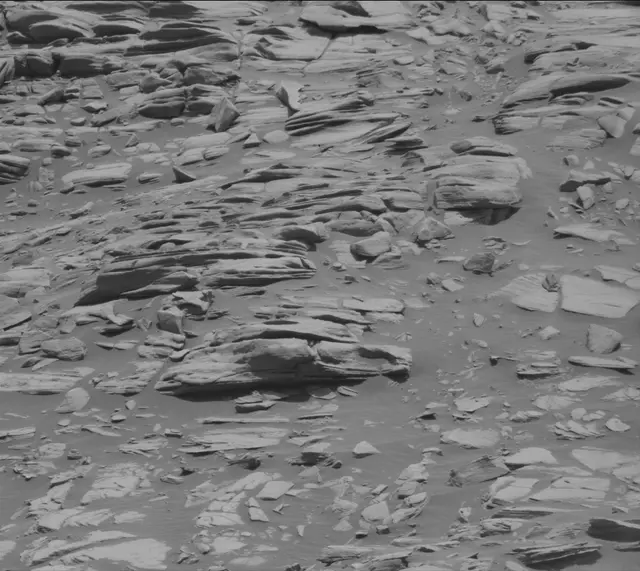 Sol 2717: Mast Camera (Mastcam)