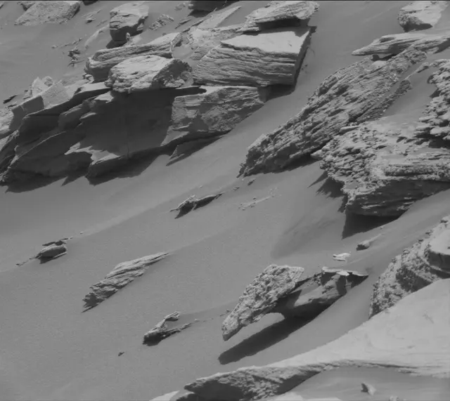 Sol 2717: Mast Camera (Mastcam)