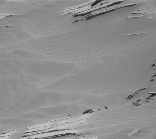Sol 2717: Mast Camera (Mastcam)