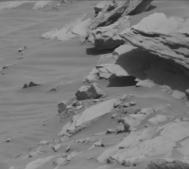 Sol 2717: Mast Camera (Mastcam)