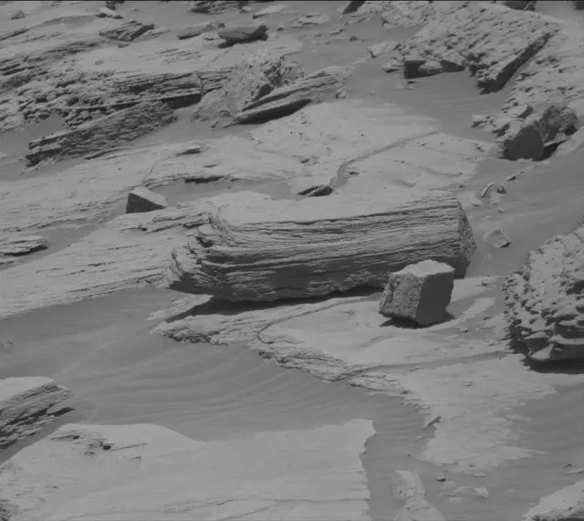 Sol 2720: Mast Camera (Mastcam)