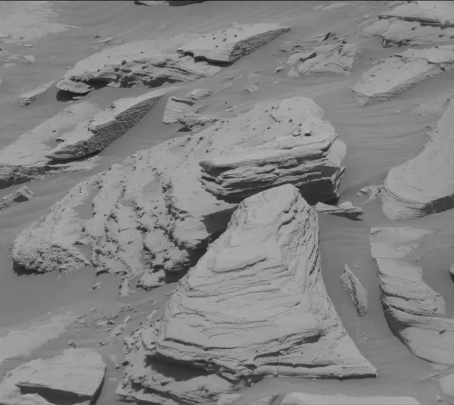 Sol 2720: Mast Camera (Mastcam)