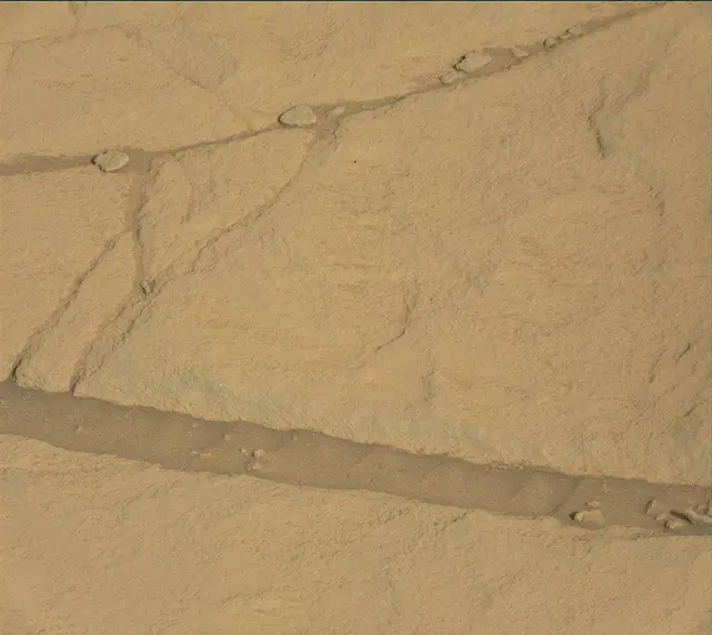 Sol 2722: Mast Camera (Mastcam)