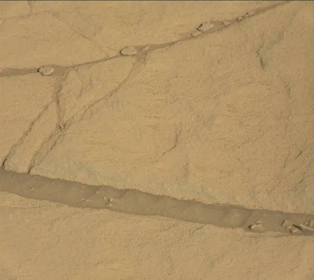 Sol 2722: Mast Camera (Mastcam)