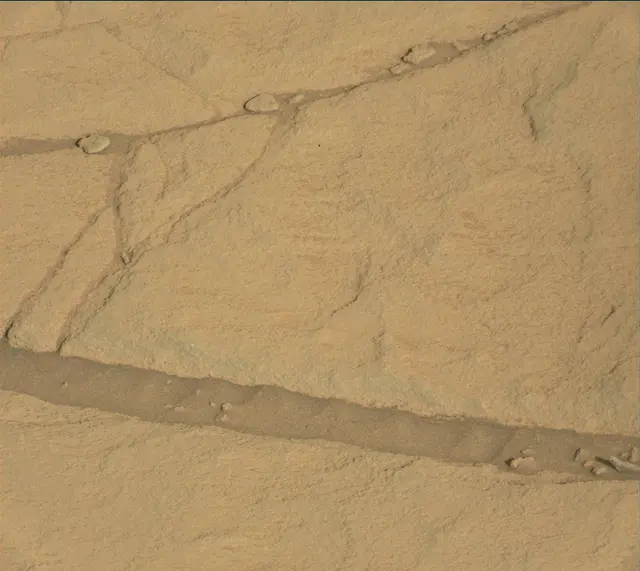 Sol 2722: Mast Camera (Mastcam)