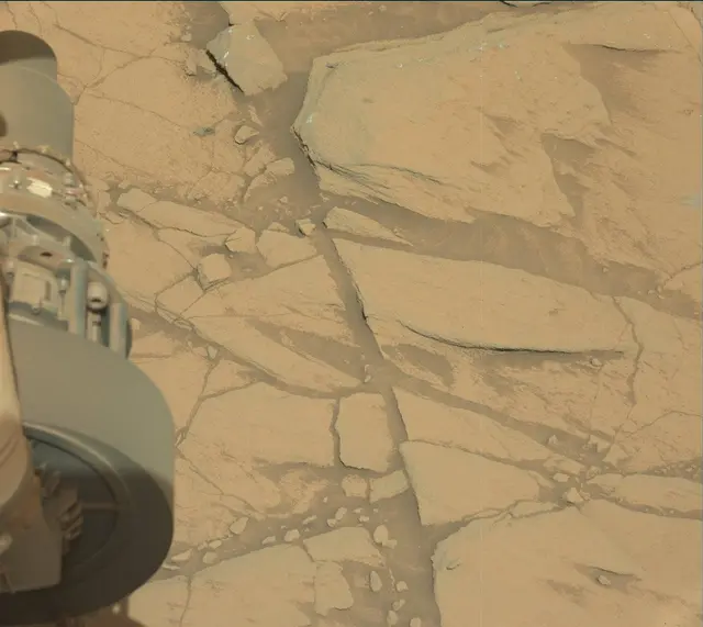 Sol 2724: Mast Camera (Mastcam)