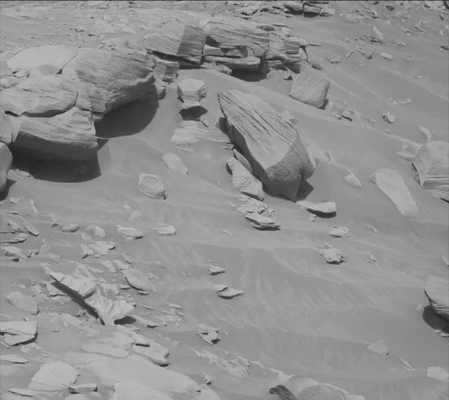 Sol 2725: Mast Camera (Mastcam)