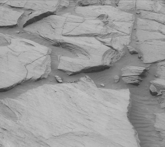 Sol 2725: Mast Camera (Mastcam)