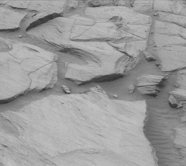 Sol 2725: Mast Camera (Mastcam)