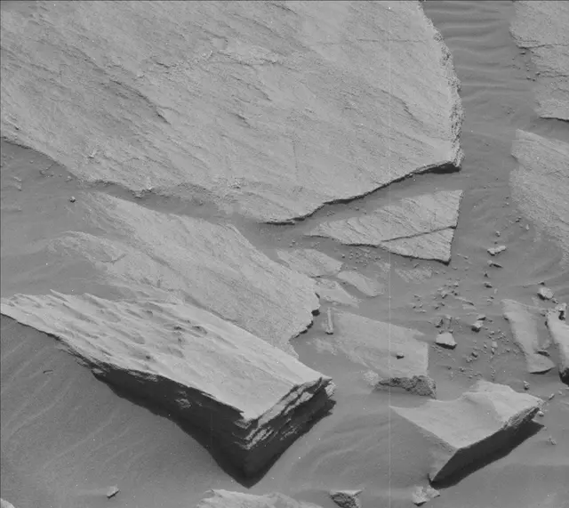 Sol 2725: Mast Camera (Mastcam)