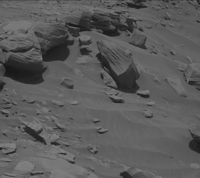 Sol 2726: Mast Camera (Mastcam)