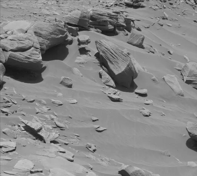 Sol 2726: Mast Camera (Mastcam)