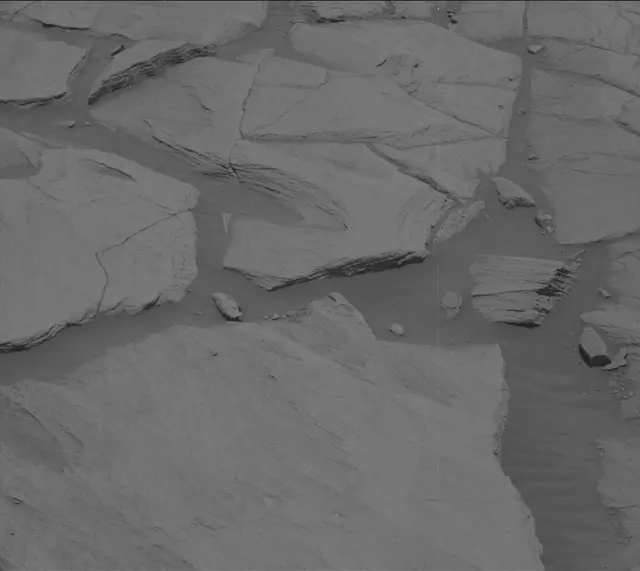 Sol 2726: Mast Camera (Mastcam)