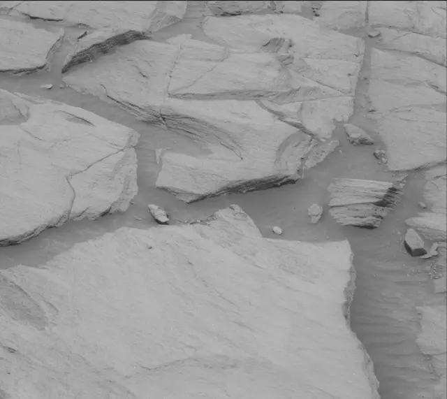 Sol 2726: Mast Camera (Mastcam)