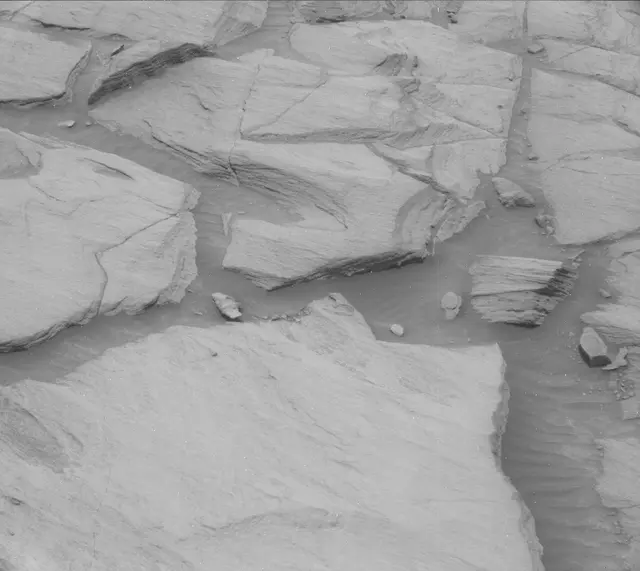 Sol 2726: Mast Camera (Mastcam)