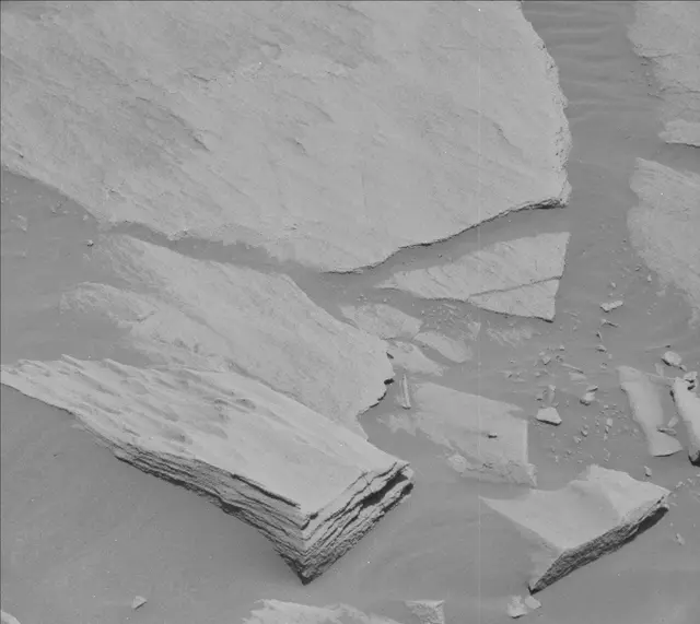 Sol 2726: Mast Camera (Mastcam)