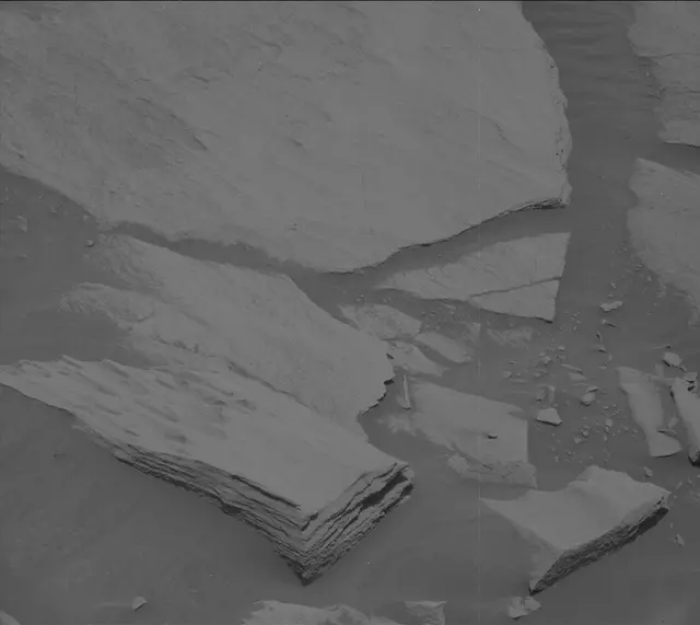Sol 2726: Mast Camera (Mastcam)