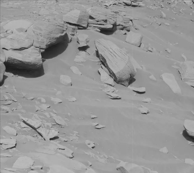 Sol 2726: Mast Camera (Mastcam)