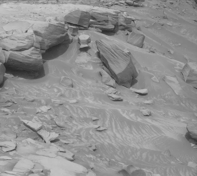 Sol 2726: Mast Camera (Mastcam)