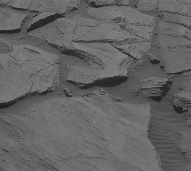 Sol 2726: Mast Camera (Mastcam)