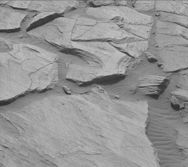 Sol 2726: Mast Camera (Mastcam)
