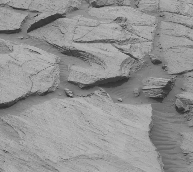 Sol 2726: Mast Camera (Mastcam)