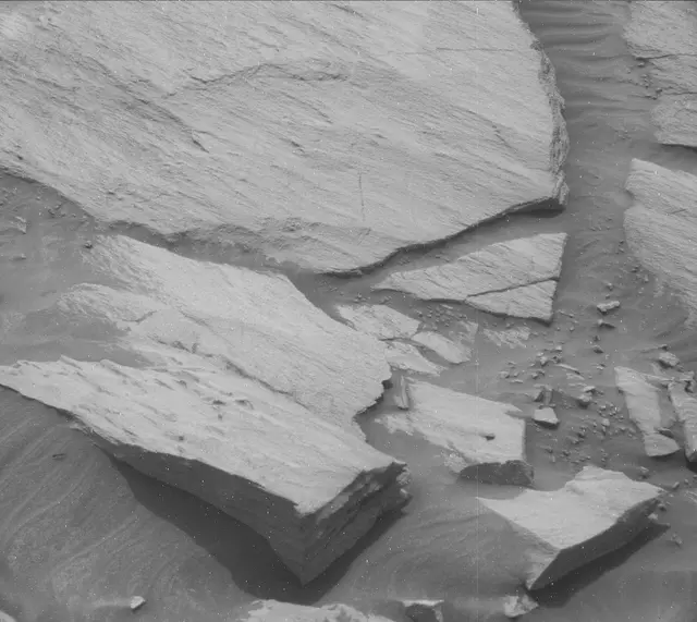 Sol 2726: Mast Camera (Mastcam)