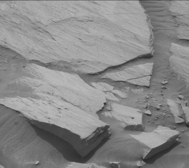Sol 2726: Mast Camera (Mastcam)
