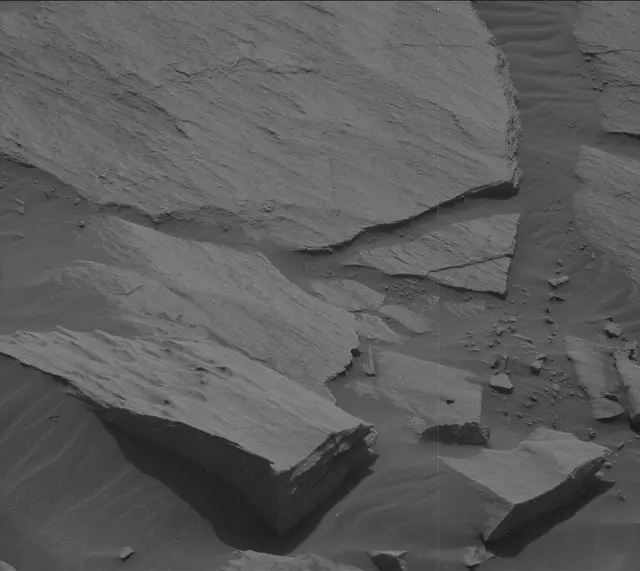 Sol 2726: Mast Camera (Mastcam)