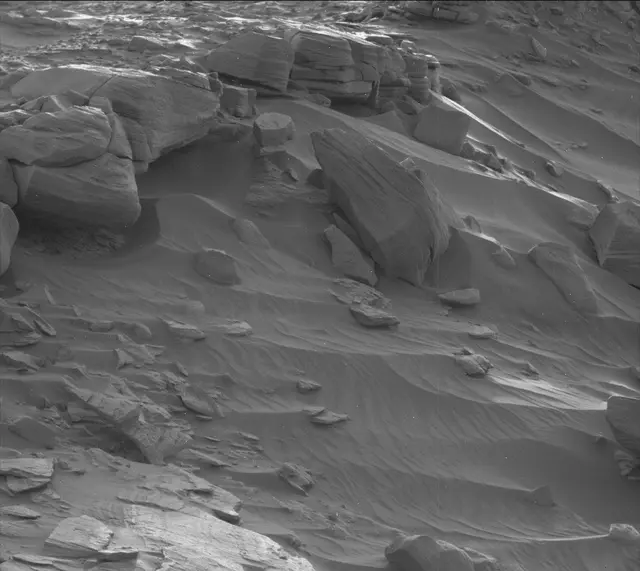 Sol 2727: Mast Camera (Mastcam)
