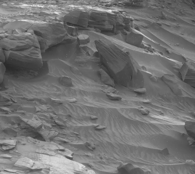 Sol 2727: Mast Camera (Mastcam)
