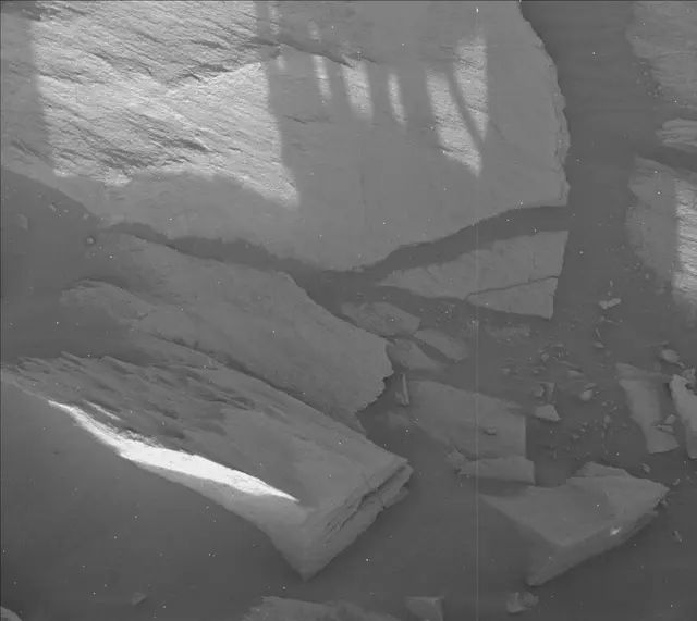 Sol 2727: Mast Camera (Mastcam)