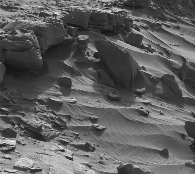 Sol 2727: Mast Camera (Mastcam)