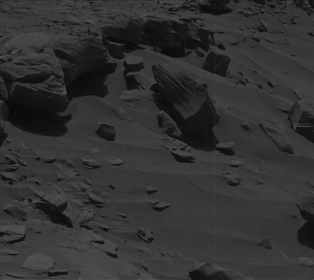 Sol 2727: Mast Camera (Mastcam)