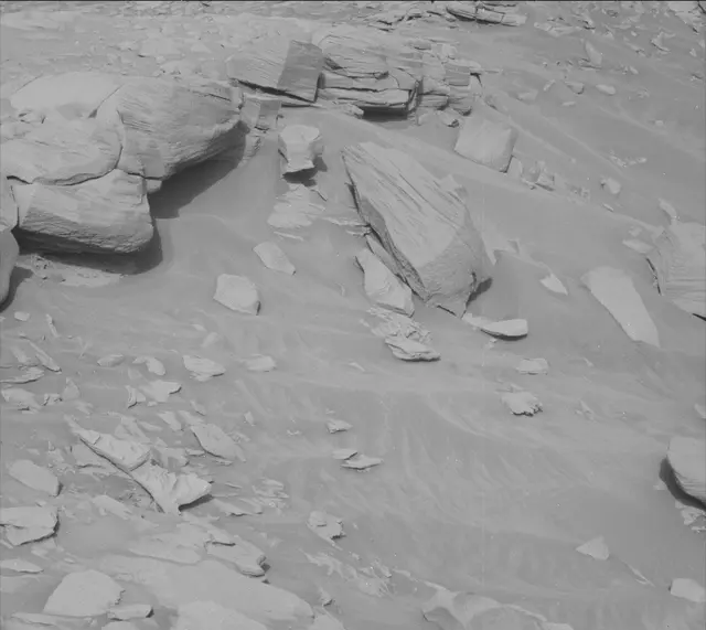 Sol 2728: Mast Camera (Mastcam)