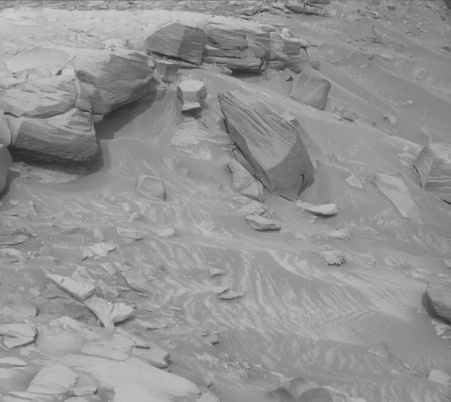 Sol 2728: Mast Camera (Mastcam)