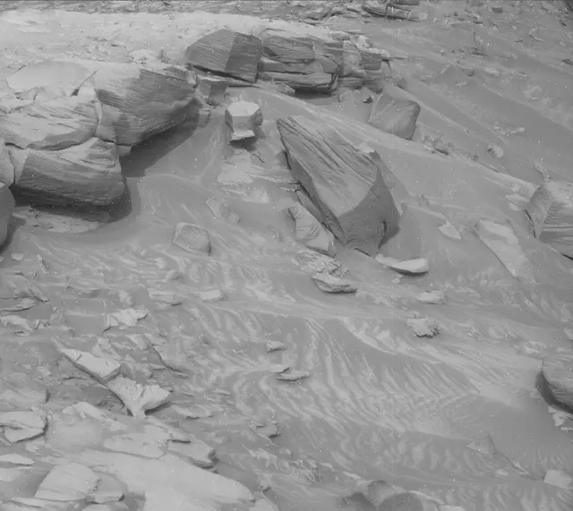 Sol 2728: Mast Camera (Mastcam)