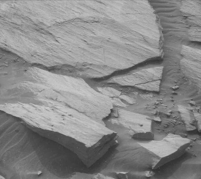 Sol 2728: Mast Camera (Mastcam)