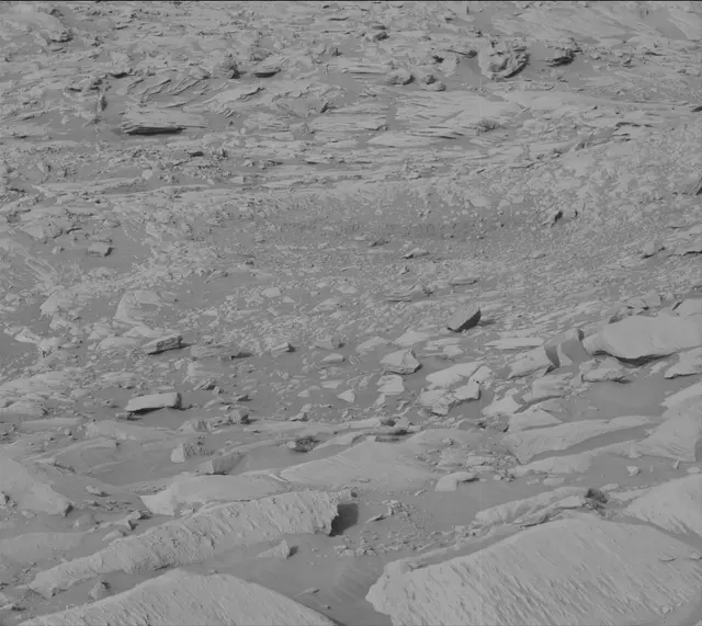 Sol 2729: Mast Camera (Mastcam)