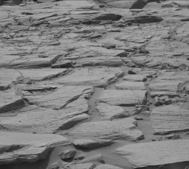 Sol 2729: Mast Camera (Mastcam)