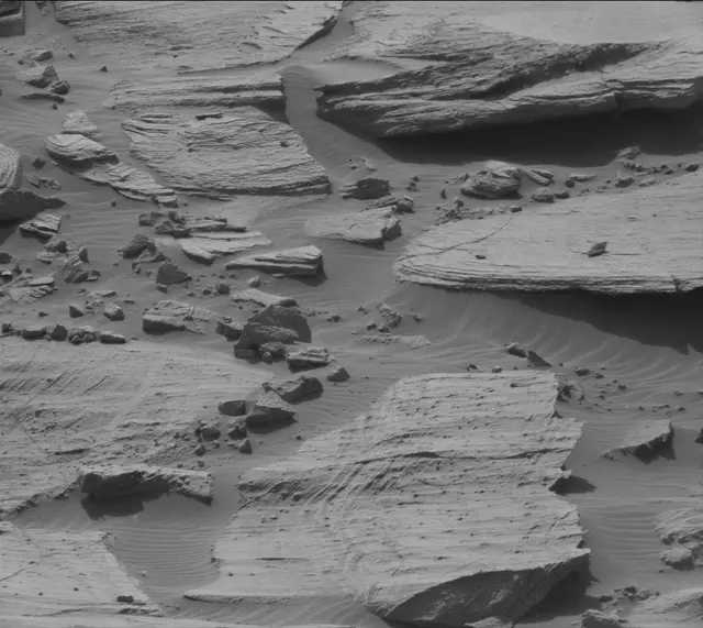 Sol 2729: Mast Camera (Mastcam)