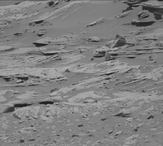 Sol 2731: Mast Camera (Mastcam)