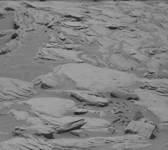 Sol 2731: Mast Camera (Mastcam)